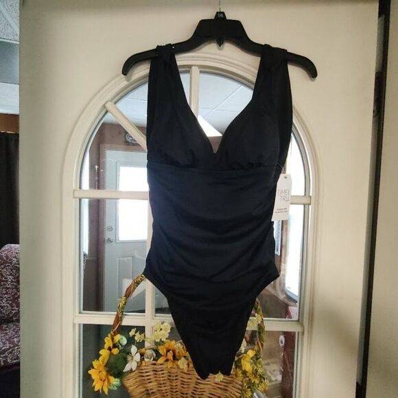 New Time And Tru Black Slimming Silhoutte One Piece Bathing Suit Women's M 8/10 - Picture 1 of 2